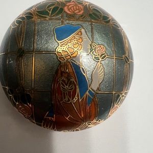 Vintage romantic cloisonné pendant.